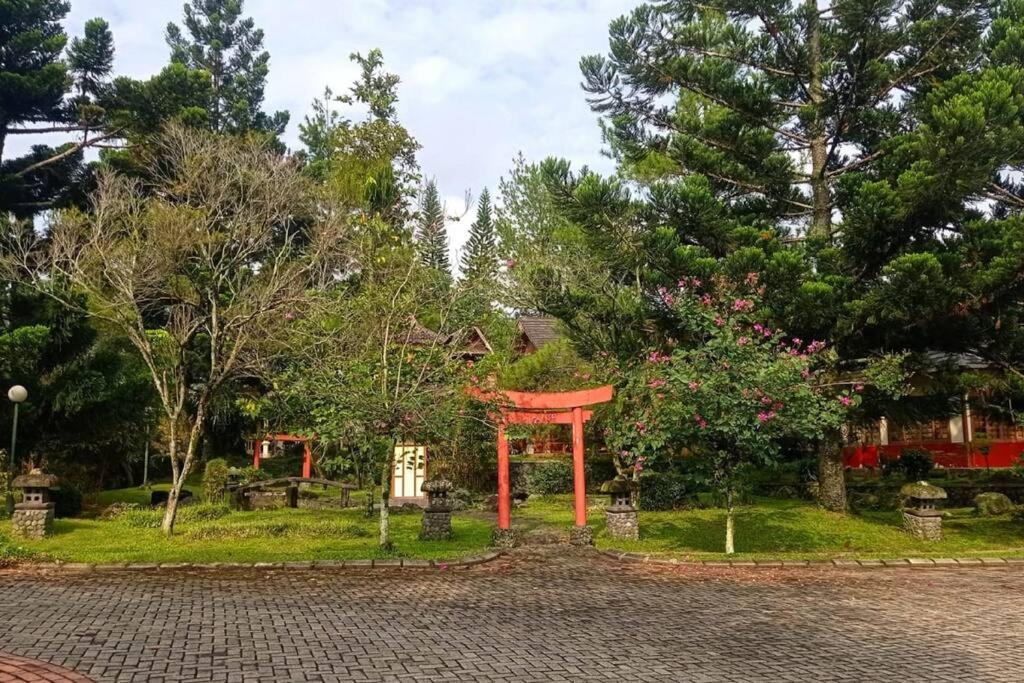 Designer Villa Tokyo Cianjur Eksteriør billede