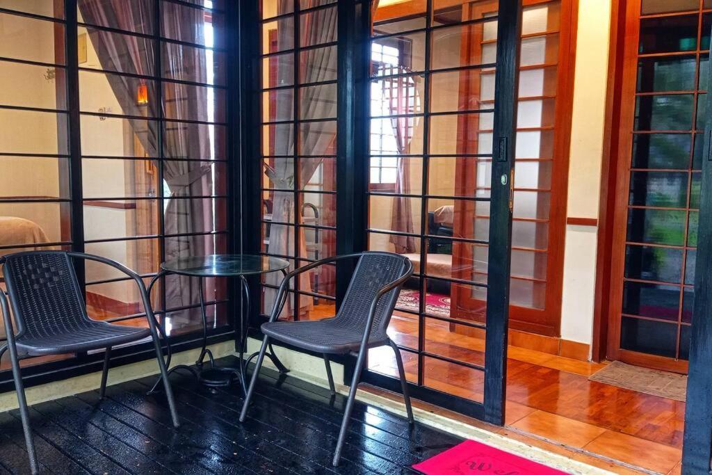 Designer Villa Tokyo Cianjur Eksteriør billede