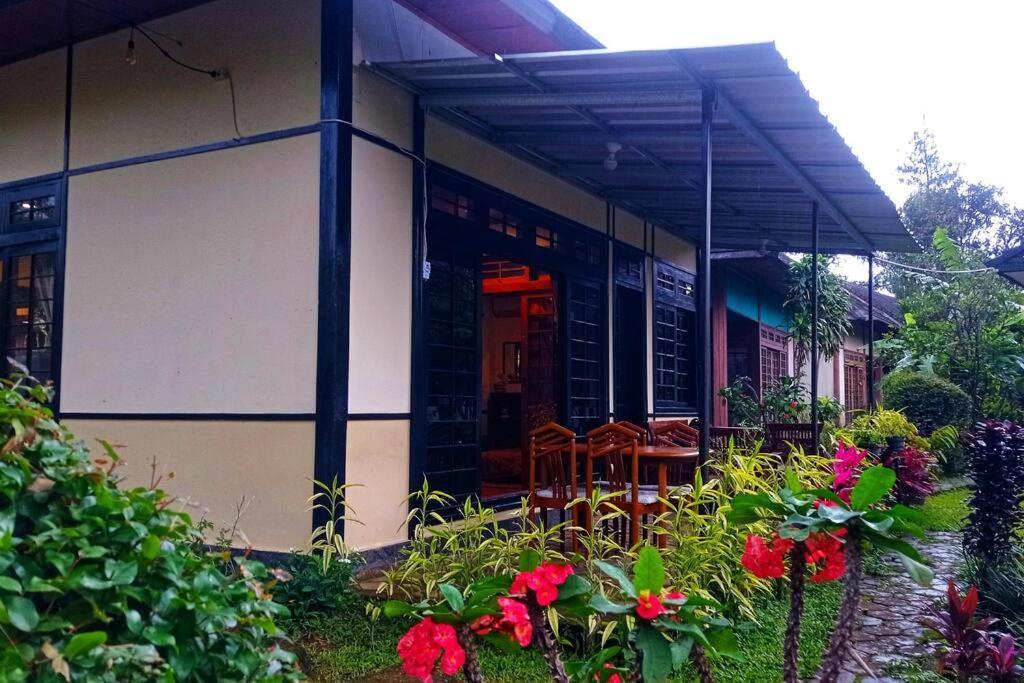 Designer Villa Tokyo Cianjur Eksteriør billede