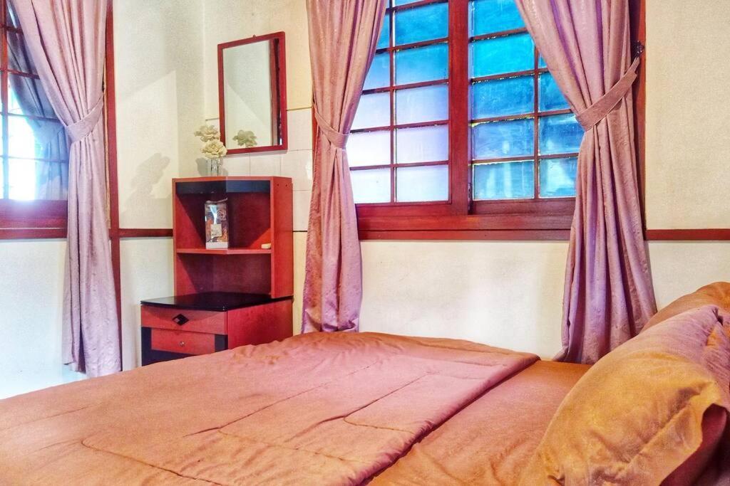 Designer Villa Tokyo Cianjur Eksteriør billede