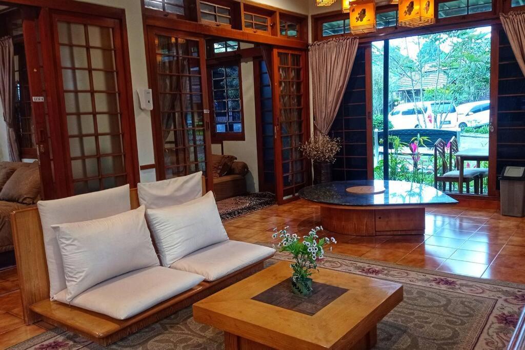 Designer Villa Tokyo Cianjur Eksteriør billede