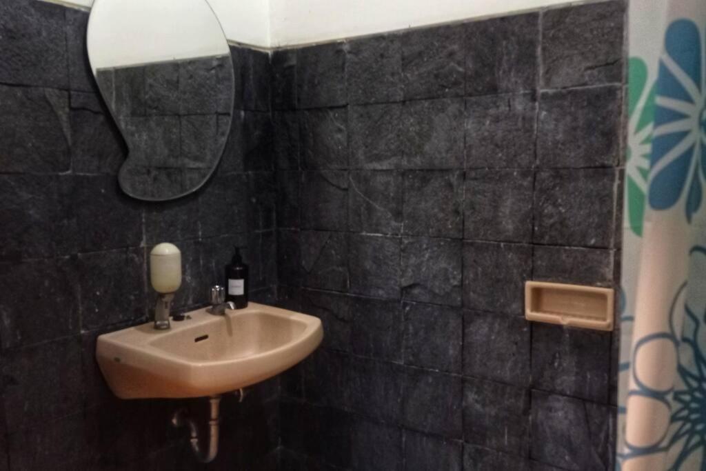 Designer Villa Tokyo Cianjur Eksteriør billede